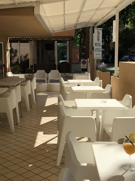 רימיני Hotel Little